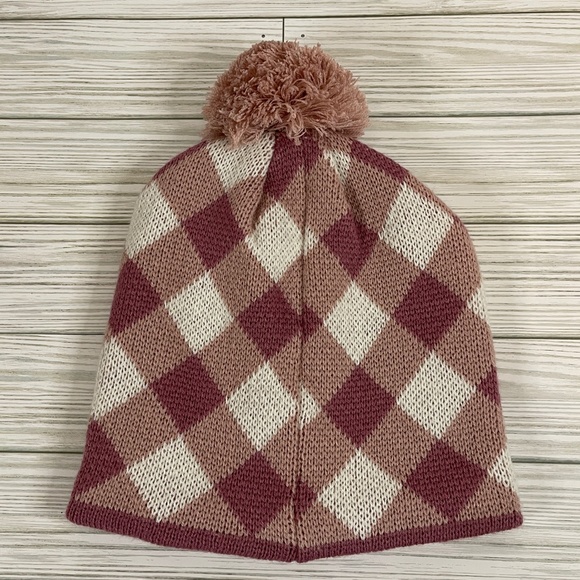 Field & Stream Cozy Cabin Pink and White Plaid Knit Beanie Hat NWT - Picture 4 of 9